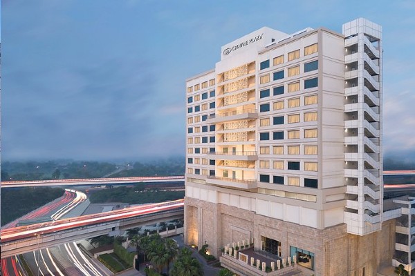 Hotel Crowne Plaza Mayur Vihar Delhi Escorts Service