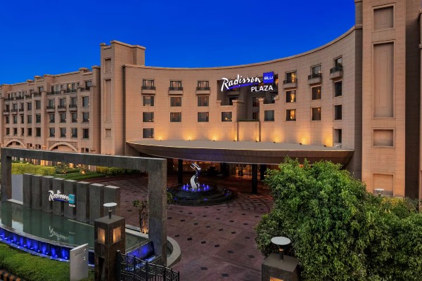 Hotel Radisson Blu Plaza Mahipalpur Delhi Escorts Service