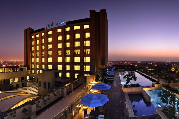 Radisson Blu Hotel Paschim Vihar Delhi Escorts Service