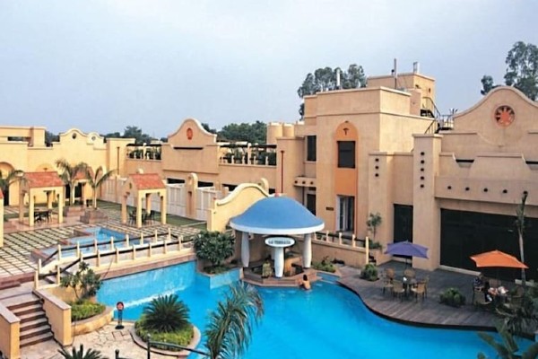 Tivoli Garden Resort Hotel Mehrauli Delhi Escorts Service